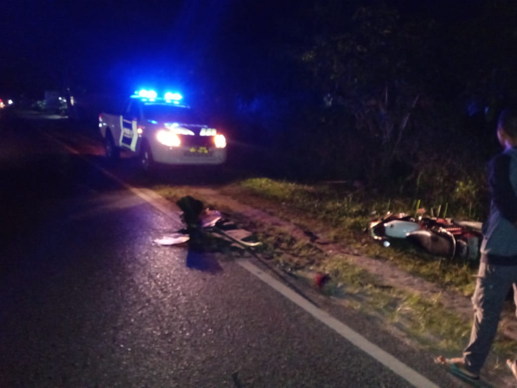 Pengendara Motor Tewas Disambar Mobil Usai Terjatuh